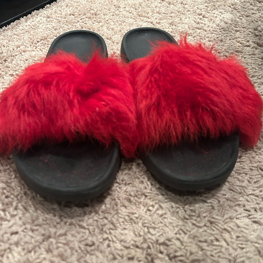 Ugg 8 Red Furry Slide Sandals fluffy slippers slip on slides fur 8N narrow - Picture 1 of 4